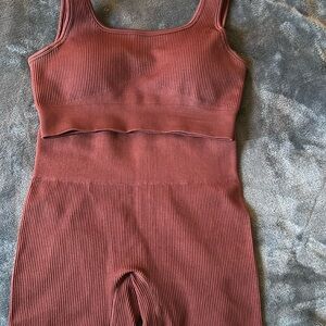 Two piece ribbed workout outfit size medium